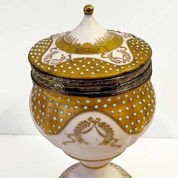 Lenwile Ardault 1940s Cameo Porcelain Pink Trinket Box Hinged Vanity Dresser - Picture 4 of 16